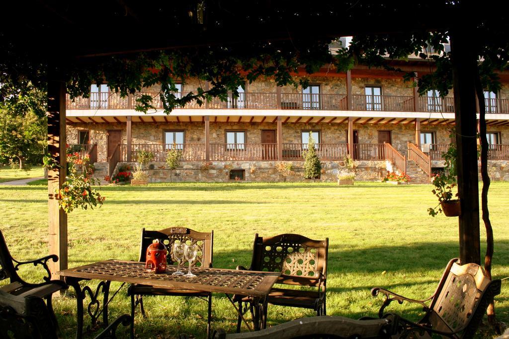 Alojamiento En Entorno Rural Los Trobos Villar de Otero Exteriör bild