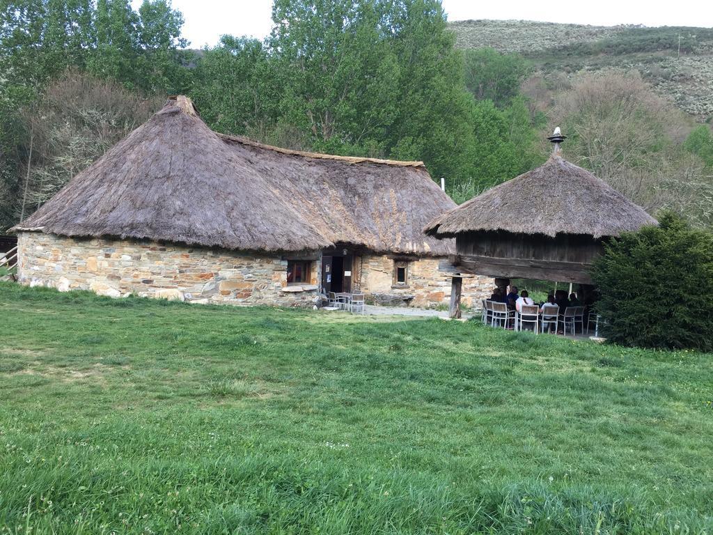 Alojamiento En Entorno Rural Los Trobos Villar de Otero Exteriör bild