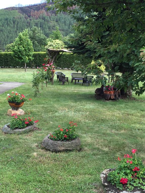 Alojamiento En Entorno Rural Los Trobos Villar de Otero Exteriör bild